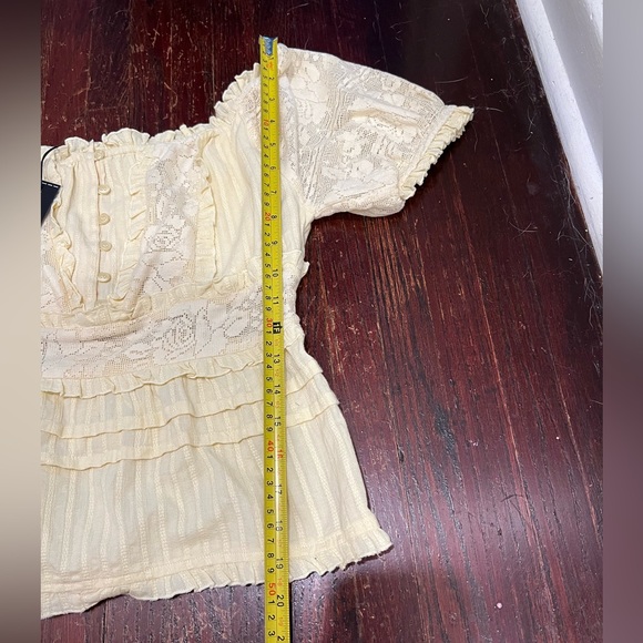 NWT Love Sam Babette Off The Shoulder Yellow Lace Trim Top - Picture 10 of 11